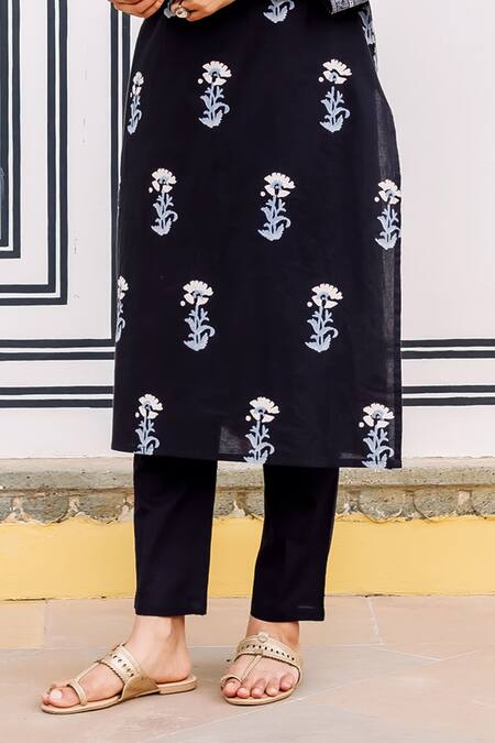 Missprint_Black Cotton Embroidery Split V-neck Meera Printed Kurta Set _Online_at_Aza_Fashions