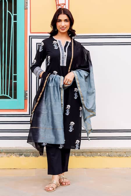 Missprint Black Cotton Embroidery Split V-neck Meera Printed Kurta Set 