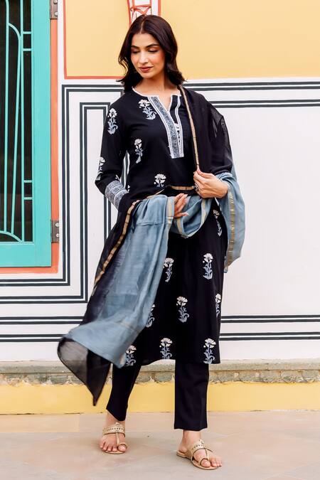 Shop_Missprint_Black Cotton Embroidery Split V-neck Meera Printed Kurta Set _Online_at_Aza_Fashions