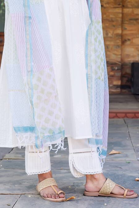 Buy_Missprint_White Cotton Embroidery Split V-neck Riya Kurta Set 