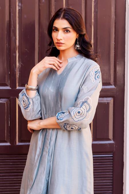 Missprint_Slate Cotton, Silk Embroidery Split V-neck Chanderi Kurta Set _Online_at_Aza_Fashions