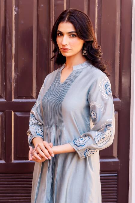 Buy_Missprint_Slate Cotton, Silk Embroidery Split V-neck Chanderi Kurta Set _Online_at_Aza_Fashions