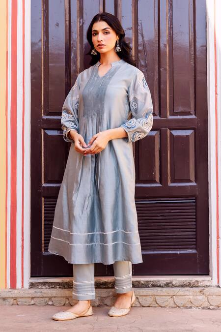Shop_Missprint_Slate Cotton, Silk Embroidery Split V-neck Chanderi Kurta Set _Online_at_Aza_Fashions