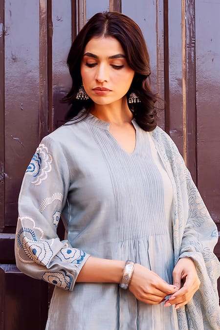Missprint_Gray Cotton, Silk Embroidery Mandarin Collar Slate Blue Chanderi Kurta Set _Online_at_Aza_Fashions