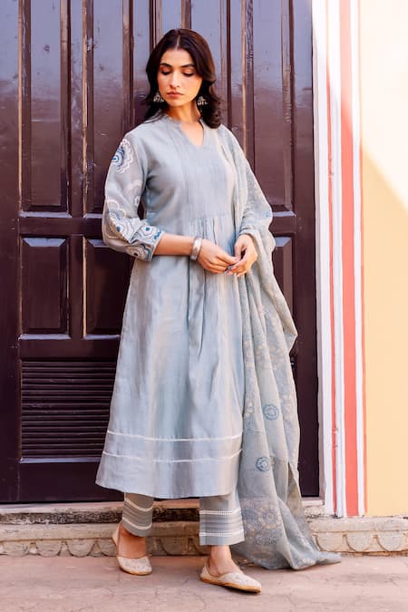 Missprint Gray Cotton, Silk Embroidery Mandarin Collar Slate Blue Chanderi Kurta Set 