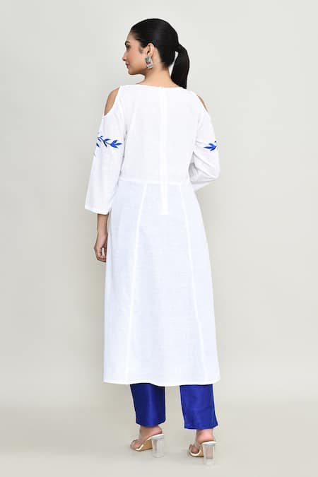 Abbaran_White Rayon, Silk Embroidery Round Neck Kurta Set _Online_at_Aza_Fashions
