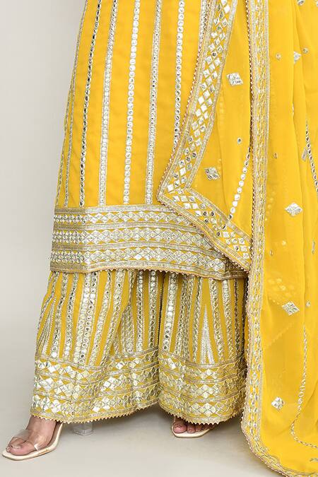 Buy_Abbaran_Yellow Chinon Sequins, Embroidery Round Neck Straight Kurta Set 
