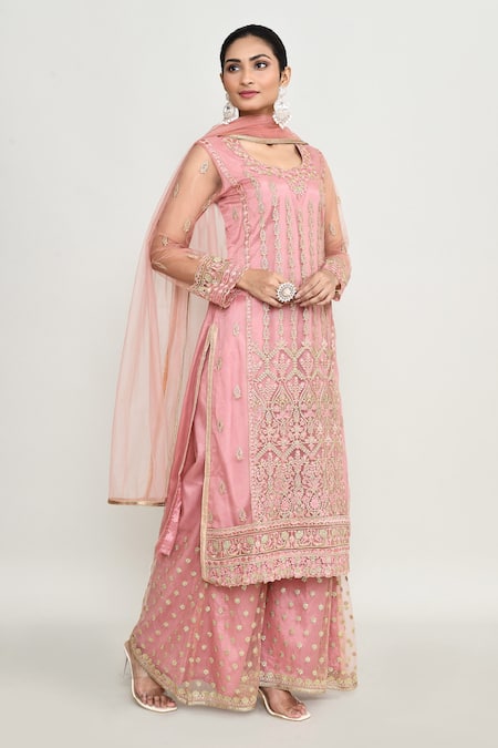 Buy_Abbaran_Pink Georgette Embroidery, Sequins Square Neck Kurta Set _Online_at_Aza_Fashions