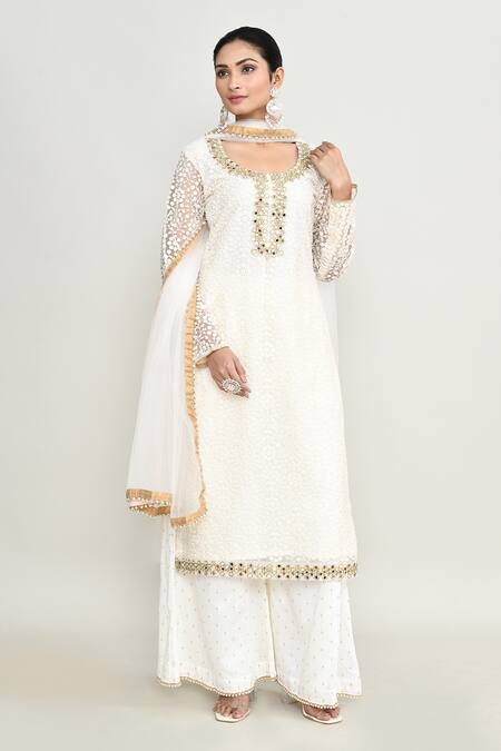 Shop_Abbaran_Off White Organza, Shantoon Embroidery, Beads Square Neck Kurta Set _Online_at_Aza_Fashions