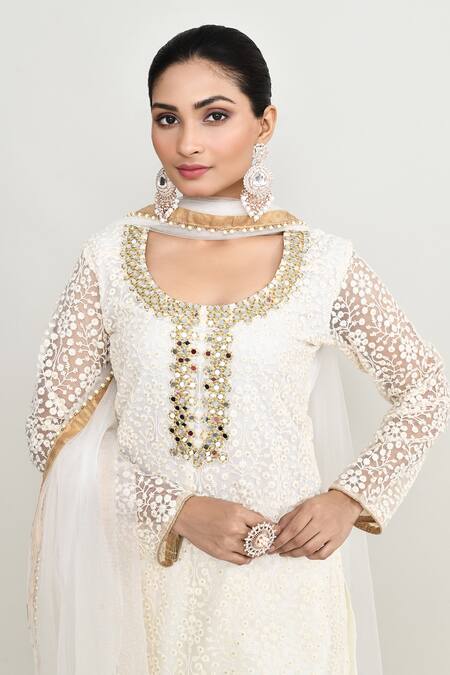 Buy_Abbaran_Off White Organza, Shantoon Embroidery, Beads Square Neck Kurta Set 