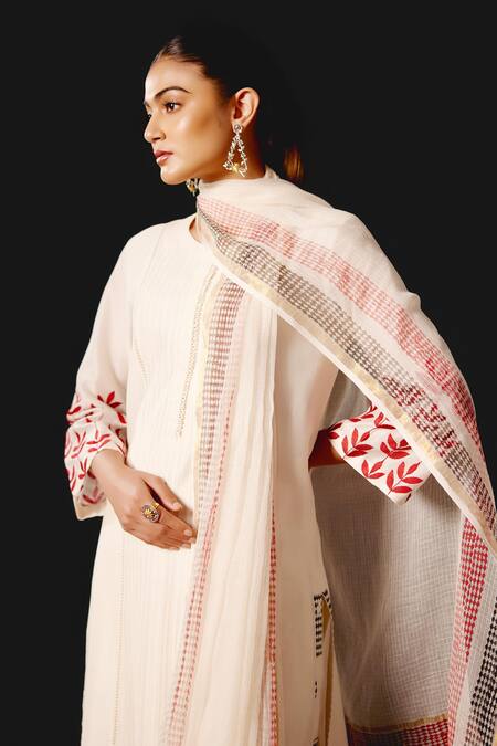 Devnaagri Ivory Silk, Chanderi, Kota Doria Embroidery Round Neck Kurta Pant Dupatta Set at Aza Fashions Devnaagri_Ivory Silk, Chanderi, Kota Doria Embroidery Round Neck Kurta Pant Dupatta Set _at_Aza_Fashions