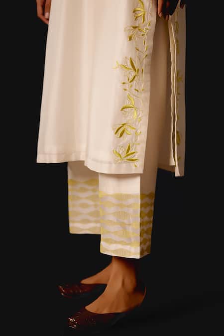 Buy_Devnaagri_Ivory , Chanderi, , Embroidery V-neck Kurta Set _Online_at_Aza_Fashions
