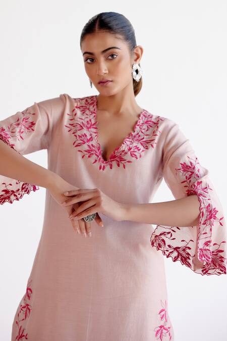 Devnaagri_Blush , Chanderi, Organza Embroidery Split V-neck Pink Kurta Set _at_Aza_Fashions