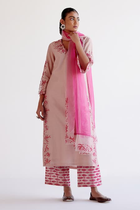 Devnaagri Blush , Chanderi, Organza Embroidery Split V-neck Pink Kurta Set 