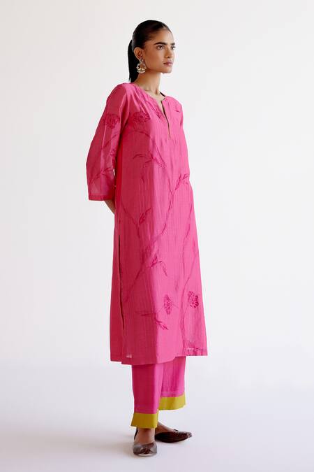 Shop Devnaagri Fuchsia Silk Organza, Silk, Chanderi Embroidery Split V-neck Pink Kurta Set Online at Aza Fashions Shop_Devnaagri_Fuchsia Silk Organza, Silk, Chanderi Embroidery Split V-neck Pink Kurta Set _Online_at_Aza_Fashions