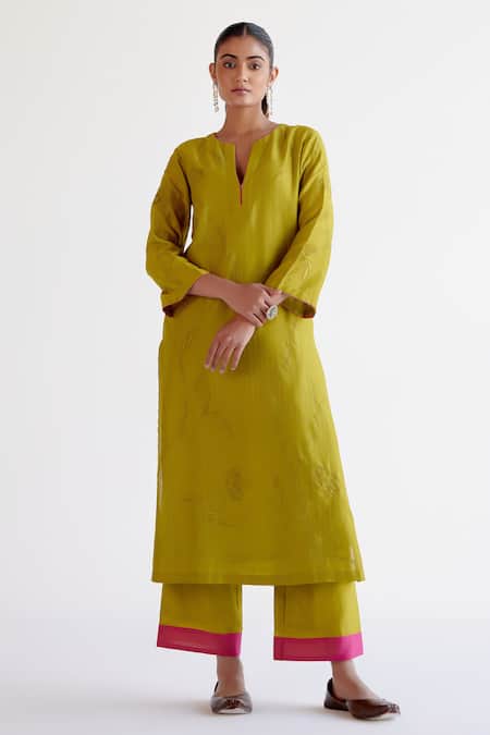Devnaagri_Green , Chanderi, Organza Embroidery Split V-neck Kurta Set _Online_at_Aza_Fashions
