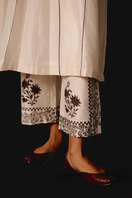 Devnaagri Ivory Silk, Chanderi Embroidery V-neck Kurta Set at Aza Fashions Devnaagri_Ivory Silk, Chanderi Embroidery V-neck Kurta Set _at_Aza_Fashions