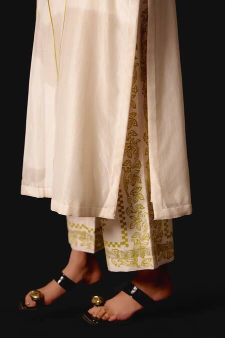 Devnaagri Ivory Silk, Chanderi Embroidery V-neck Yellow Kurta Set at Aza Fashions Devnaagri_Ivory Silk, Chanderi Embroidery V-neck Yellow Kurta Set _at_Aza_Fashions