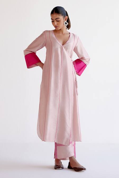 Buy_Devnaagri_Blush Tussar, Silk V-neck Pink Kurta Set With Dupatta _Online_at_Aza_Fashions