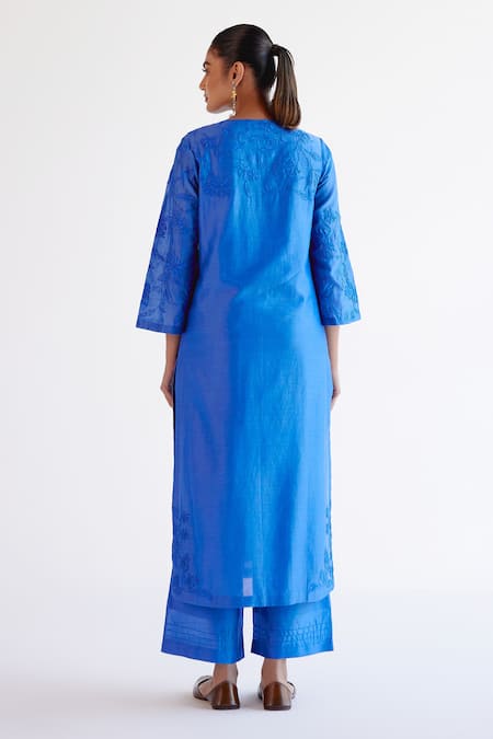 Shop Devnaagri Blue , Chanderi, Organza Embroidery Split V-neck Kurta Set at Aza Fashions Shop_Devnaagri_Blue , Chanderi, Organza Embroidery Split V-neck Kurta Set _at_Aza_Fashions