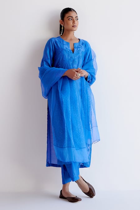 Buy Devnaagri Blue , Chanderi, Organza Embroidery Split V-neck Kurta Set Online at Aza Fashions Buy_Devnaagri_Blue , Chanderi, Organza Embroidery Split V-neck Kurta Set _Online_at_Aza_Fashions