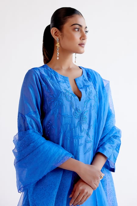 Devnaagri Blue , Chanderi, Organza Embroidery Split V-neck Kurta Set at Aza Fashions Devnaagri_Blue , Chanderi, Organza Embroidery Split V-neck Kurta Set _at_Aza_Fashions