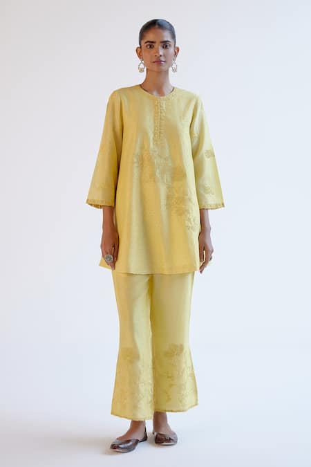 Devnaagri Yellow Silk, Chanderi Embroidery Round Neck Lemon Kurta Set Online at Aza Fashions Devnaagri_Yellow Silk, Chanderi Embroidery Round Neck Lemon Kurta Set _Online_at_Aza_Fashions