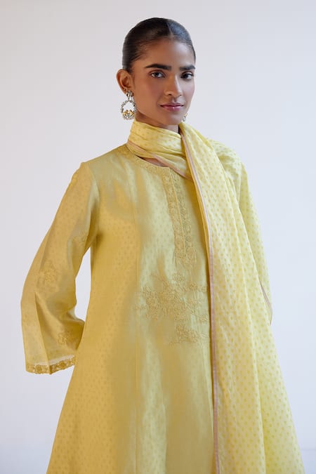 Buy Devnaagri Yellow Silk, Chanderi Embroidery Round Neck Lemon Kurta Set Buy_Devnaagri_Yellow Silk, Chanderi Embroidery Round Neck Lemon Kurta Set