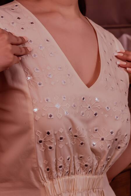 Buy_Beachbum_Yellow Poplin Sequins V-neck Pale Hand Embroidered Midi Dress _Online_at_Aza_Fashions