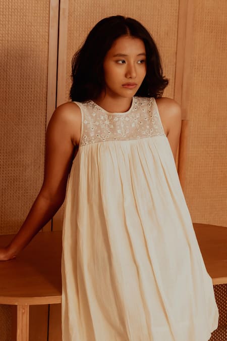 Beachbum_Off White Cotton Embroidery Round Neck Indie Short Balloon Dress _Online_at_Aza_Fashions