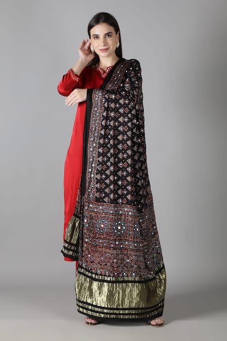 Sheeshakari_Red Silk Embroidery, Sequins Round Neck Kurta Set With Dupatta _Online_at_Aza_Fashions