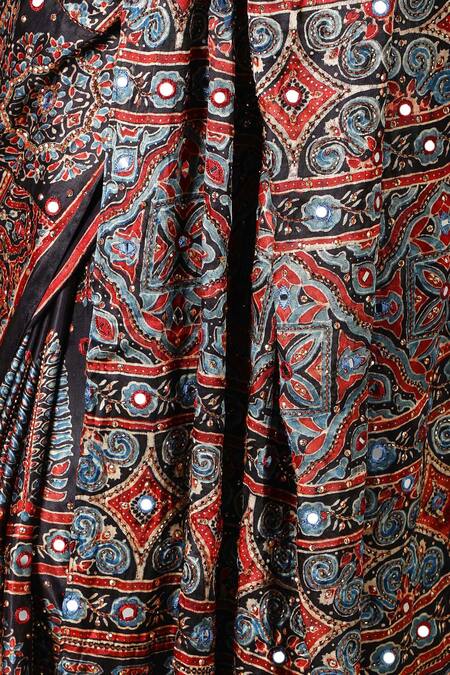 Buy_Sheeshakari_Black Silk Sequins, Embroidery Printed Saree 