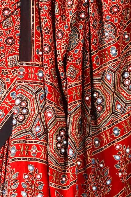 Buy_Sheeshakari_Red Silk Embroidery Printed Saree _Online_at_Aza_Fashions