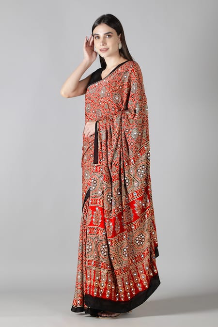 Buy_Sheeshakari_Red Silk Embroidery Printed Saree 