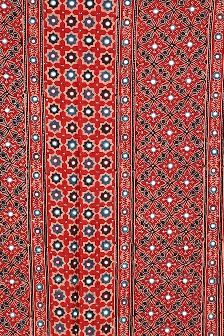 Sheeshakari_Red Silk Mirrors Black Printed Saree With Blouse _at_Aza_Fashions