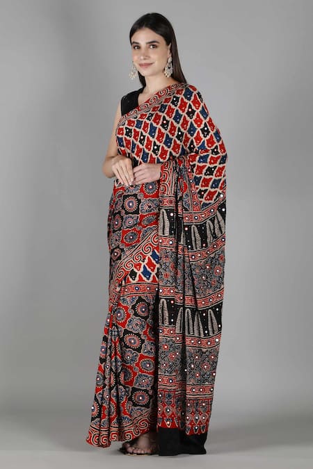 Buy_Sheeshakari_Red Silk Printed Saree With Blouse _Online_at_Aza_Fashions