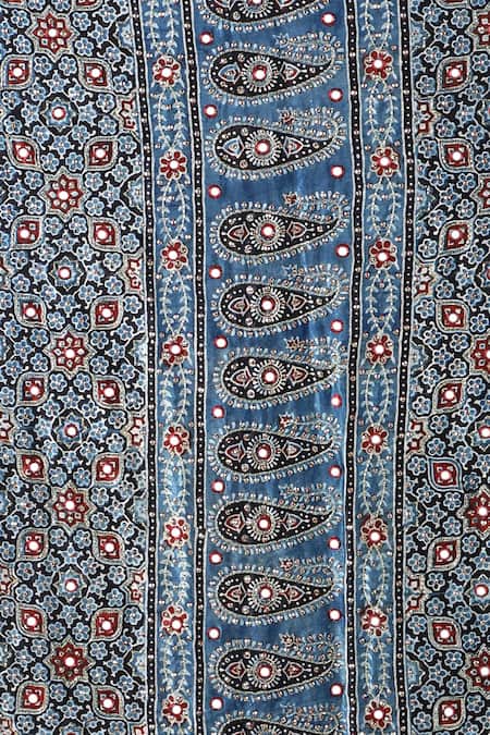 Buy_Sheeshakari_Blue Silk Sequins, Embroidery Printed Saree With Blouse _Online_at_Aza_Fashions