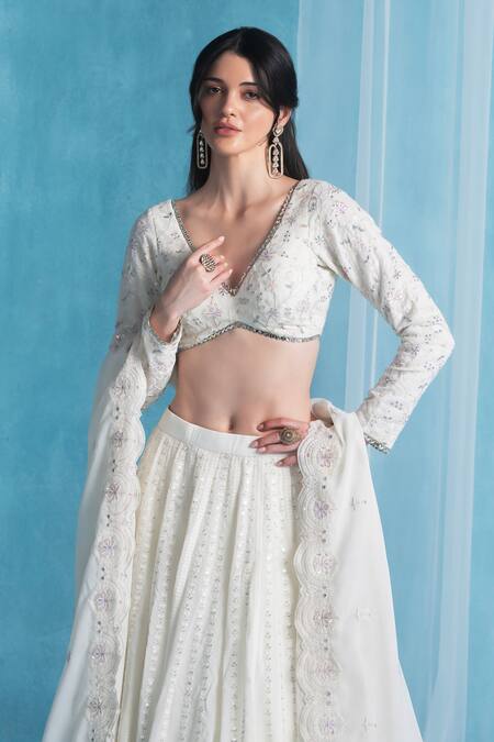 Lashkaraa_Off White Georgette Sequins, Embroidery V-neck Classic Lehenga Set_at_Aza_Fashions