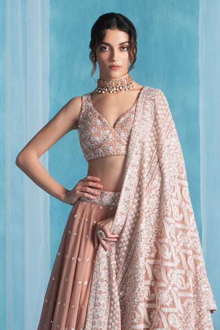 Buy_Lashkaraa_Peach Georgette Embroidery V-neck Dusty Classic Lehenga Set _Online_at_Aza_Fashions