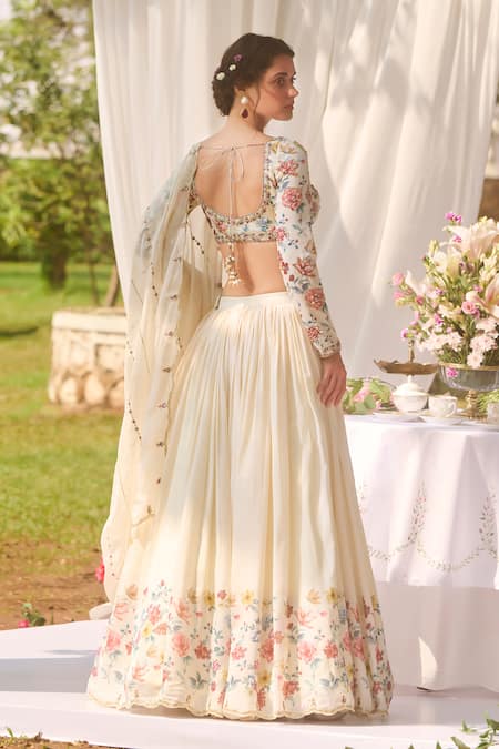 Lashkaraa Ivory Floral Classic Lehenga Set 