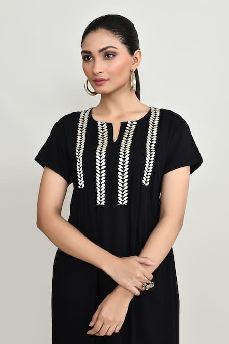Buy_Abbaran_Black Rayon Embroidery Keyhole Neck Long Tunic 