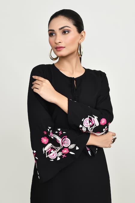 Shop_Abbaran_Black Rayon Embroidery Round Neck Long Tunic 