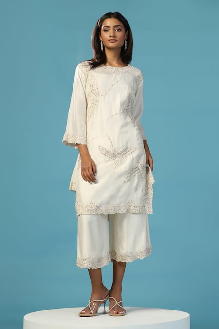 Two Sisters By Gyans Ivory Chanderi Cotton Sequins Round Neck Kurta Pant Set 
