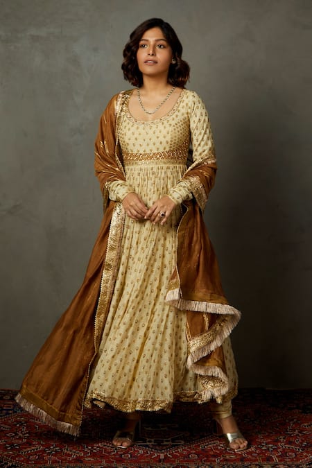 Buy RI.Ritu Kumar Beige Cotton, Silk, Viscose Embroidery Round Neck Zardozi Anarkali Set Buy_RI.Ritu Kumar_Beige Cotton, Silk, Viscose Embroidery Round Neck Zardozi Anarkali Set