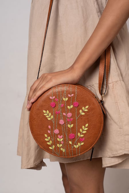 Buy_Miri_Tan Embroidery Hand Round Sling Bag 