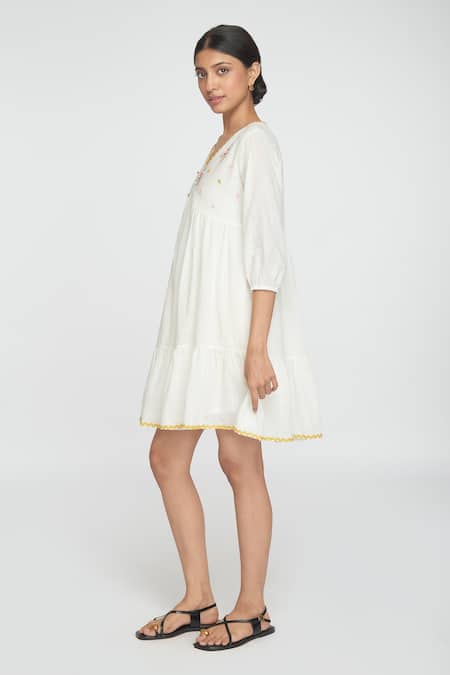 Sinjhar_White Cotton Embroidery V-neck Dress _Online_at_Aza_Fashions