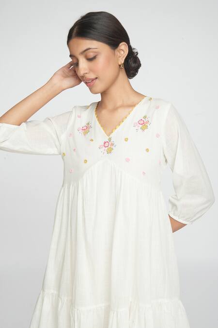 Sinjhar_White Cotton Embroidery V-neck Dress _at_Aza_Fashions