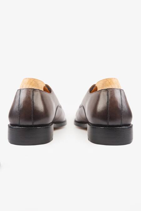 Shop_Whitemuds_Brown Bray Oxfords _Online_at_Aza_Fashions