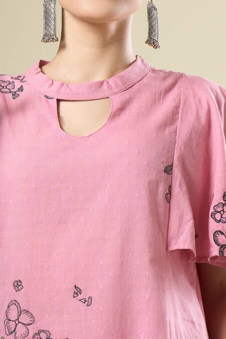 Buy_Samyukta Singhania_Pink Cotton Embroidery Keyhole Neck Floral Print Kurta And Pant Set_Online_at_Aza_Fashions