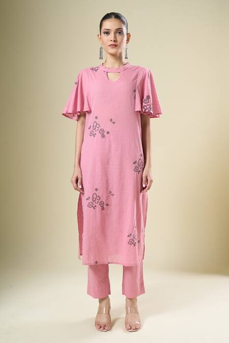 Samyukta Singhania_Pink Cotton Embroidery Keyhole Neck Floral Print Kurta And Pant Set_at_Aza_Fashions